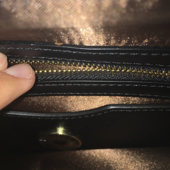 ❤️Moschino Shoulder Bag ❤️ - Picture 6 of 8